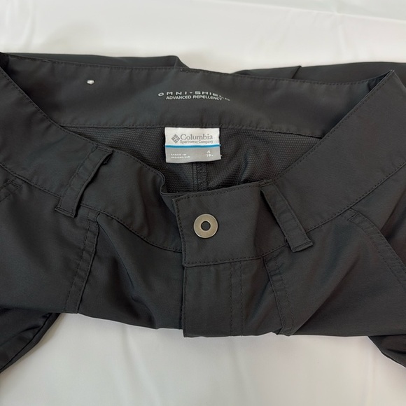 Columbia Women's Gray Capris - Picture 4 of 4